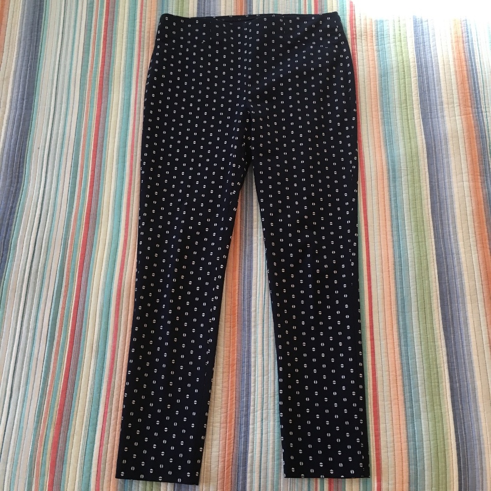 2/$10 Chico's So Slimming Ankle Pant